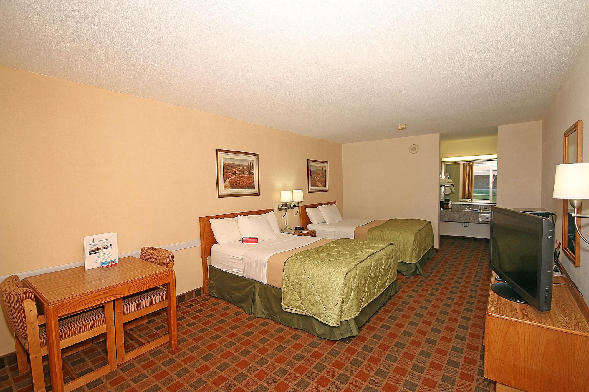 Ramada By Wyndham ווית'וויל מראה חיצוני תמונה