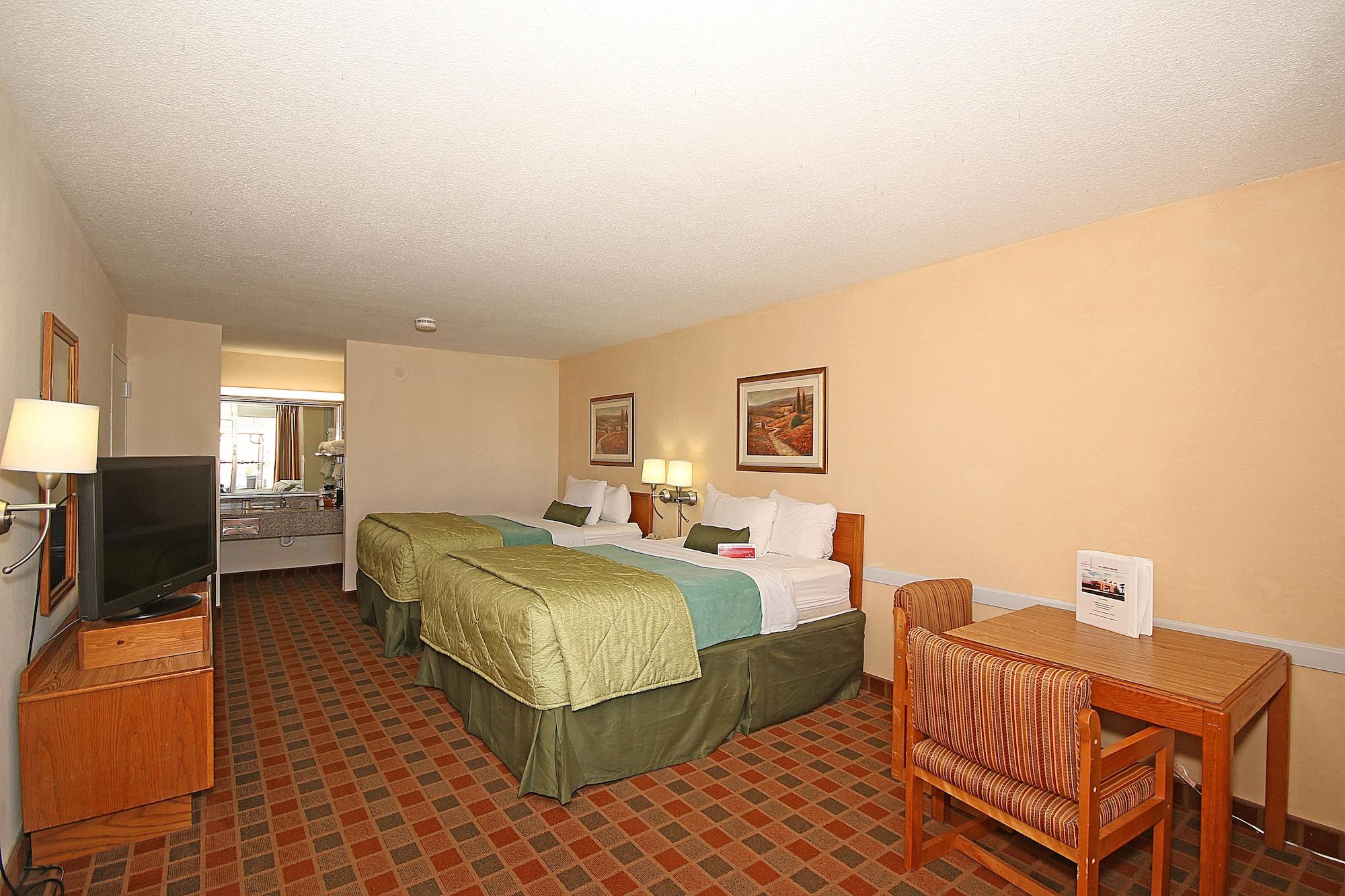 Ramada By Wyndham ווית'וויל מראה חיצוני תמונה